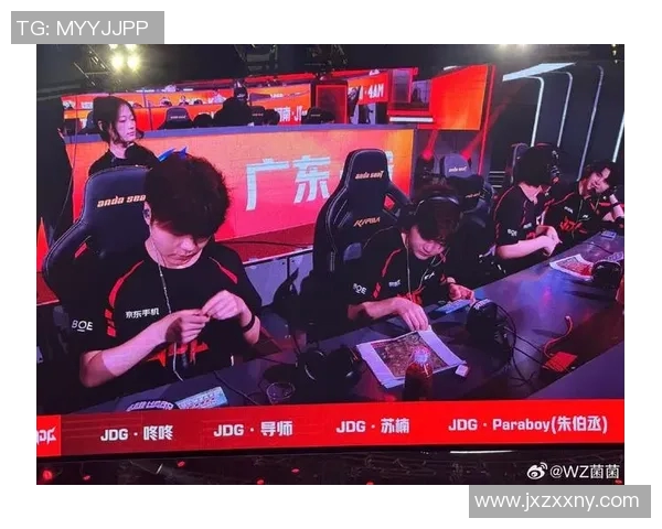 esports数据S15LOL赛事中JDG团队协作引发热议和平精英玩家的不同看法分析